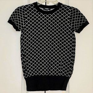 Premise Studio Short-Sleeved Crisscross Sweater Blouse Top (S, Black/White)